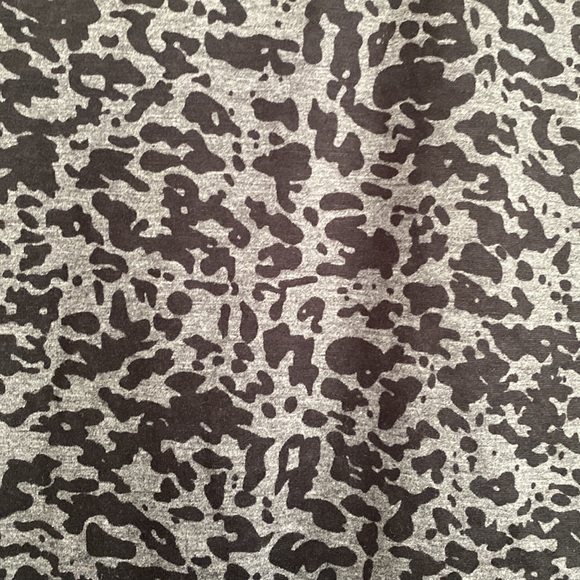 Black and gray camo/animal print top - Picture 4 of 5